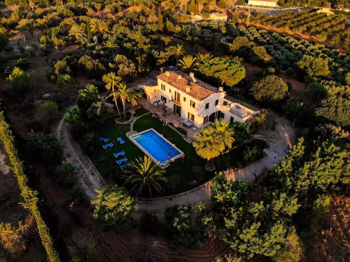 Son Jordi nou, beautiful villa near Alaro big swimming pool, BBQ mountain views 12people Consell