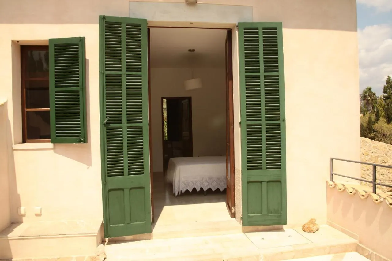 Son Jordi nou, beautiful villa near Alaro big swimming pool, BBQ mountain views 12people Consell