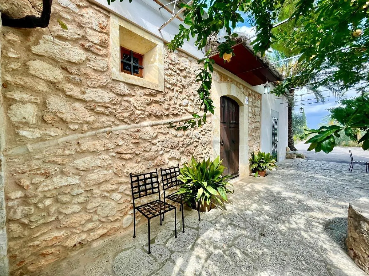 Son Jordi nou, beautiful villa near Alaro big swimming pool, BBQ mountain views 12people Consell