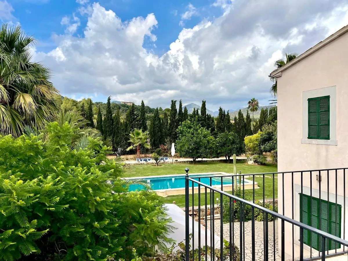 Son Jordi nou, beautiful villa near Alaro big swimming pool, BBQ mountain views 12people Consell