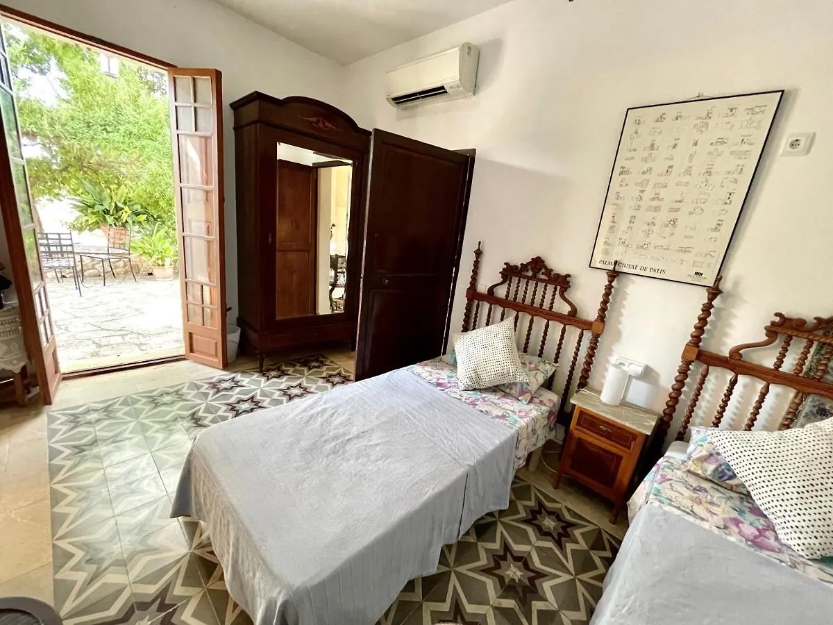 Son Jordi nou, beautiful villa near Alaro big swimming pool, BBQ mountain views 12people Consell