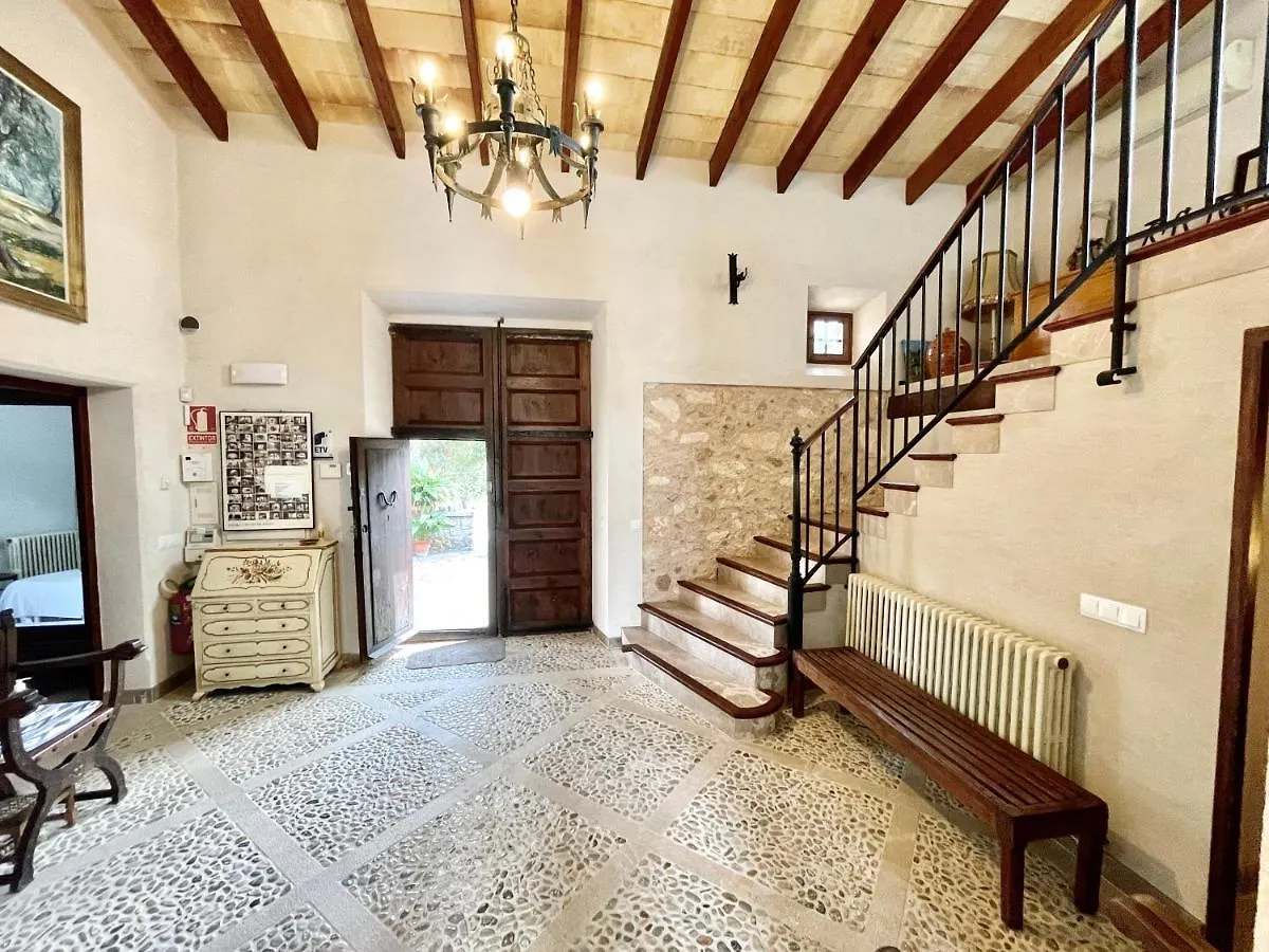 Son Jordi nou, beautiful villa near Alaro big swimming pool, BBQ mountain views 12people Consell Spagna